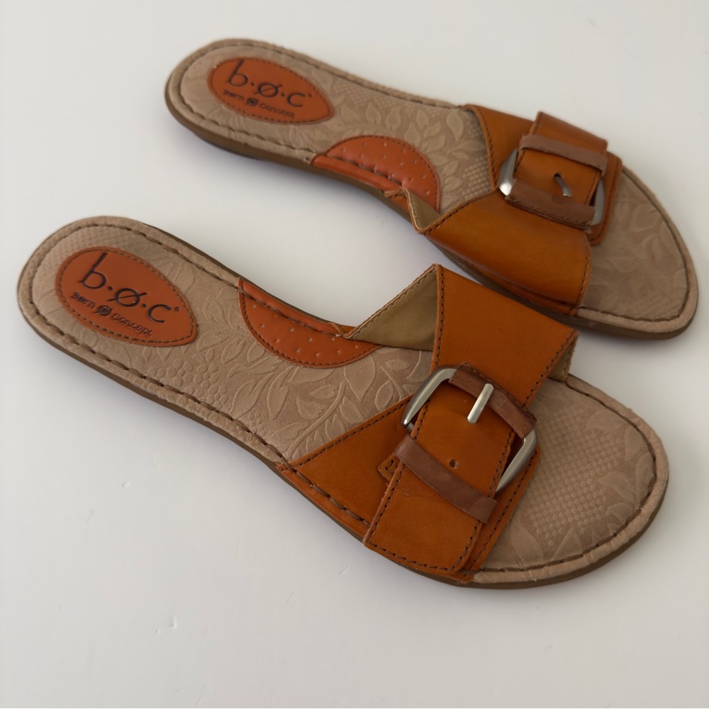 b.o.c Born Concepts Orange Leather Buckle Padded Sandals Kitten Heel Wom Size 8
